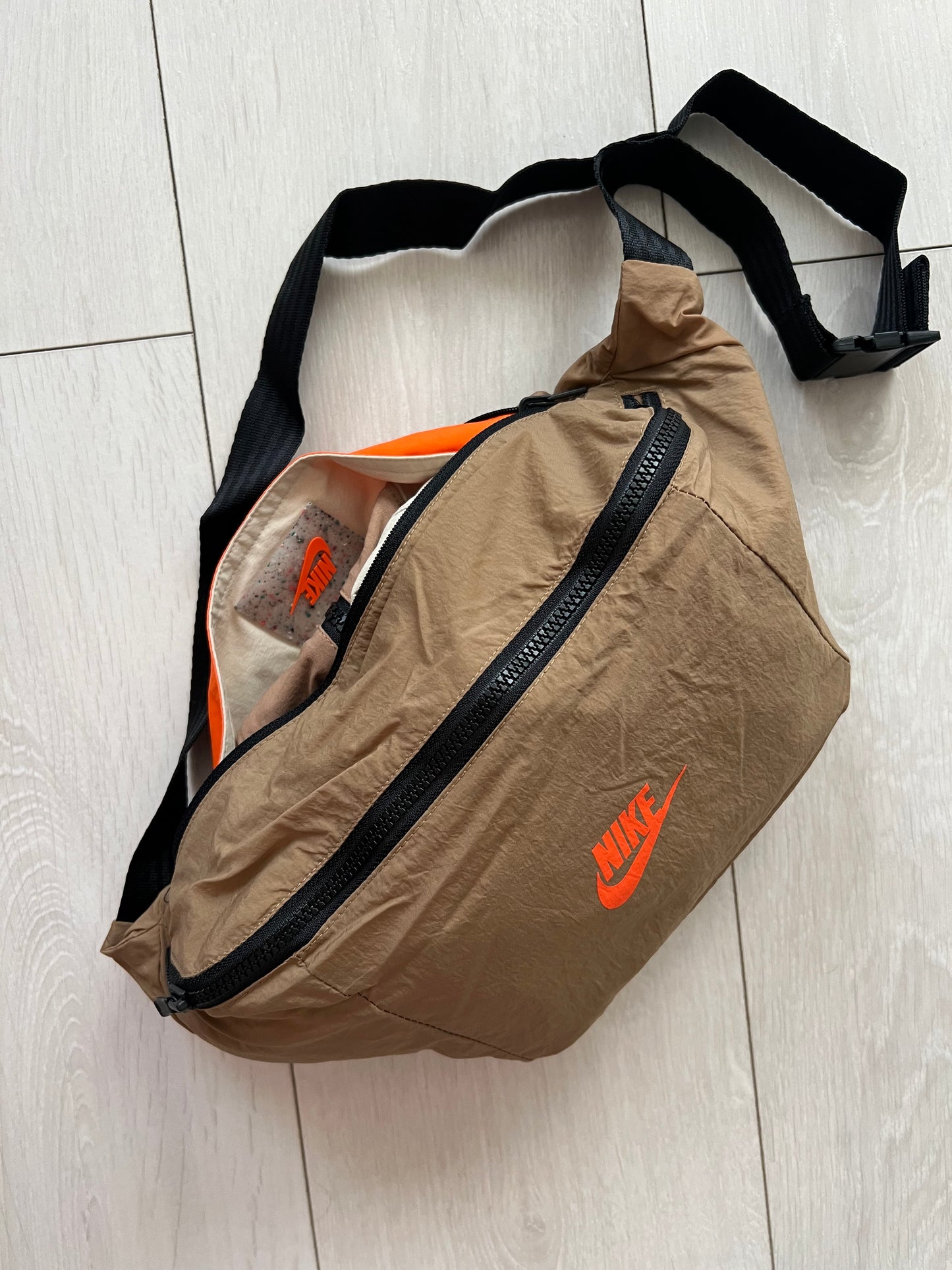 Nike windbreaker/borseta