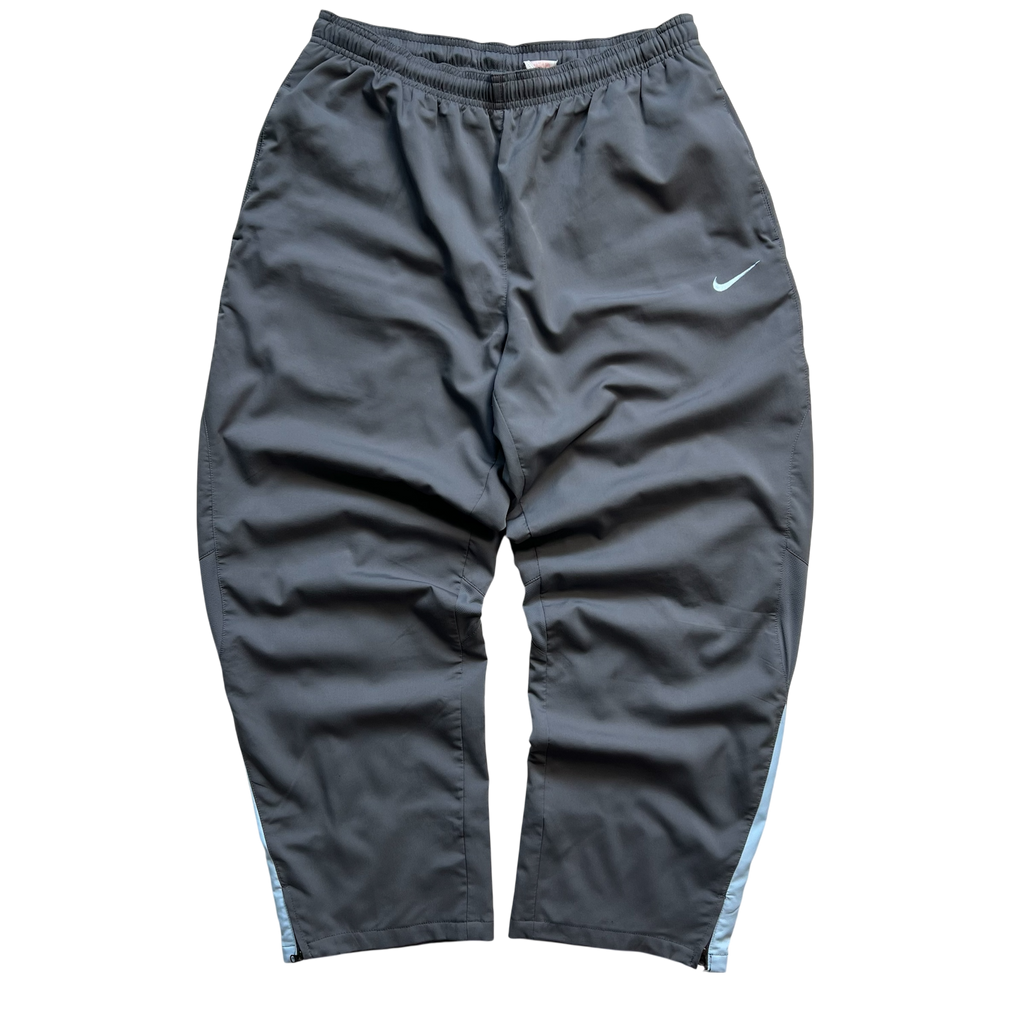 Nike trackpants (L)